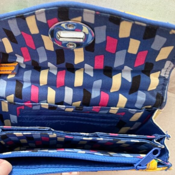 Genuine Vera Bradley POP ART Geometric Your Turn Lock Smartphone Wristlet Wallet - Picture 3 of 3